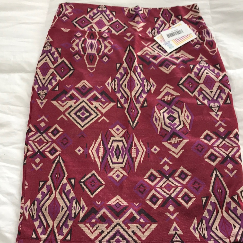 LuLaRoe Cassie size Medium. The perfect skirt